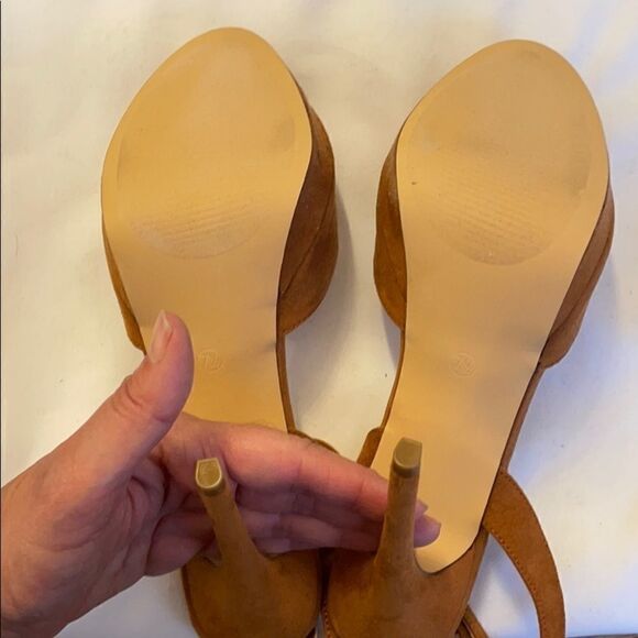 LILIANA CAMEL COLORED STILETTO SANDALS. N… - Picture 5 of 9